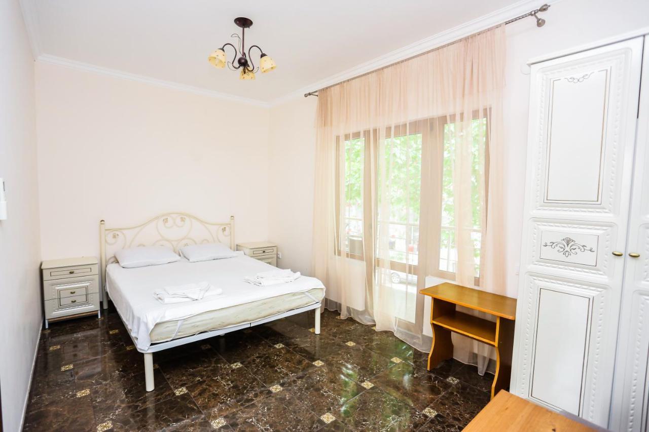 Hotel Sabina Gagra Buitenkant foto