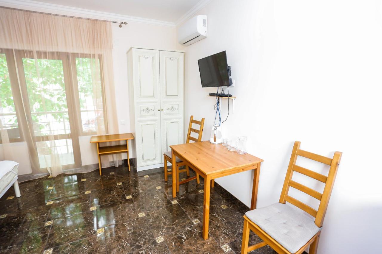 Hotel Sabina Gagra Buitenkant foto